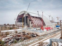 Dronas nufilmavo Cernobylio arka